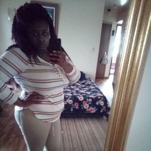 Meet your Posher, Nikole